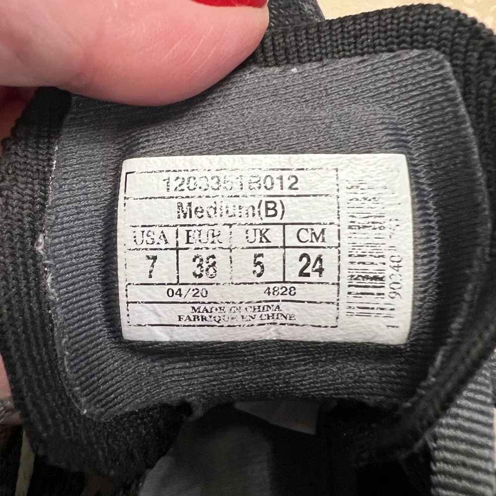 Brooks Levitate 4 Womens Running Shoes Black Grey 1203351B012 Size 7